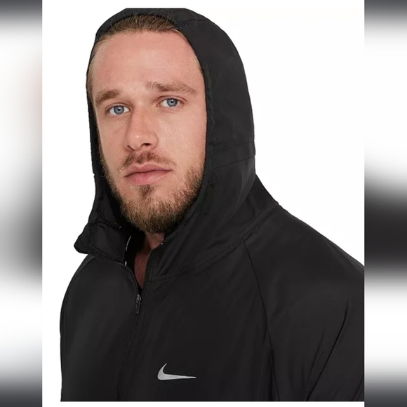 Nike Miler Men's Repel Running Lightweight Hooded Jacket - Picture 3 of 15